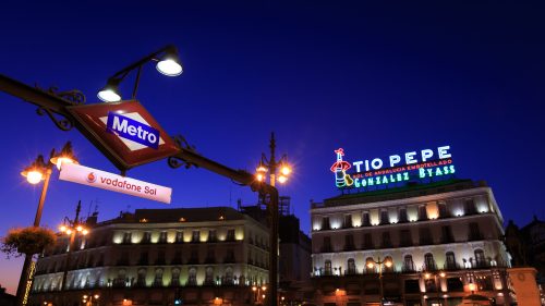 naming rights en entrada a la estación Sol del Metro de Madrid
